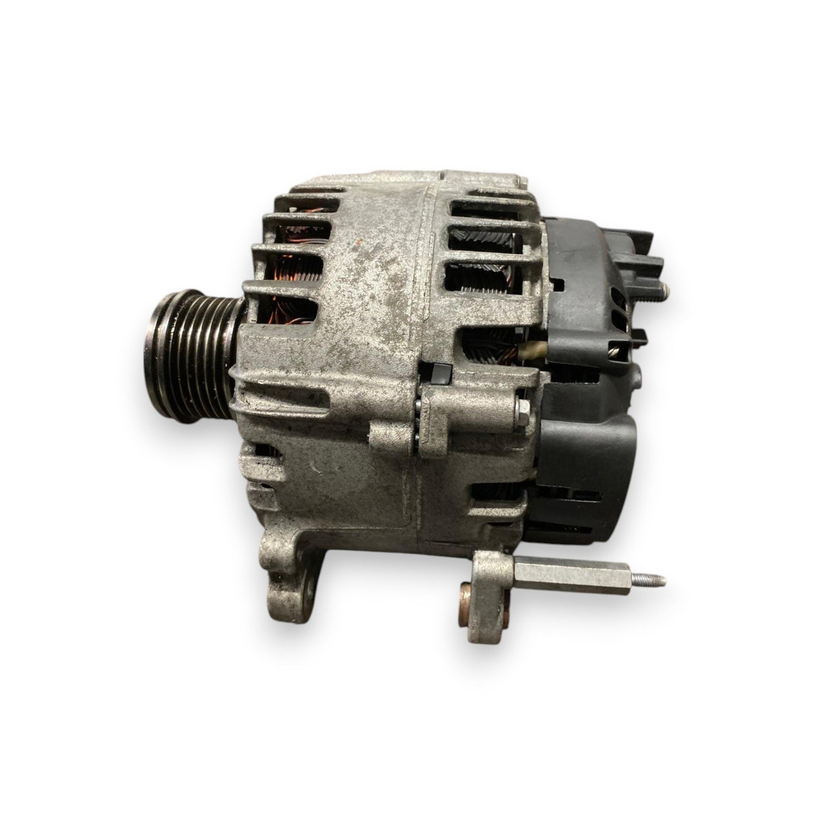 Alternatore Volkswagen Golf VII2.0 Diesel (2012 - 2021) Cod: 04L903021C - F&P CRASH SRLS - Ricambi Usati