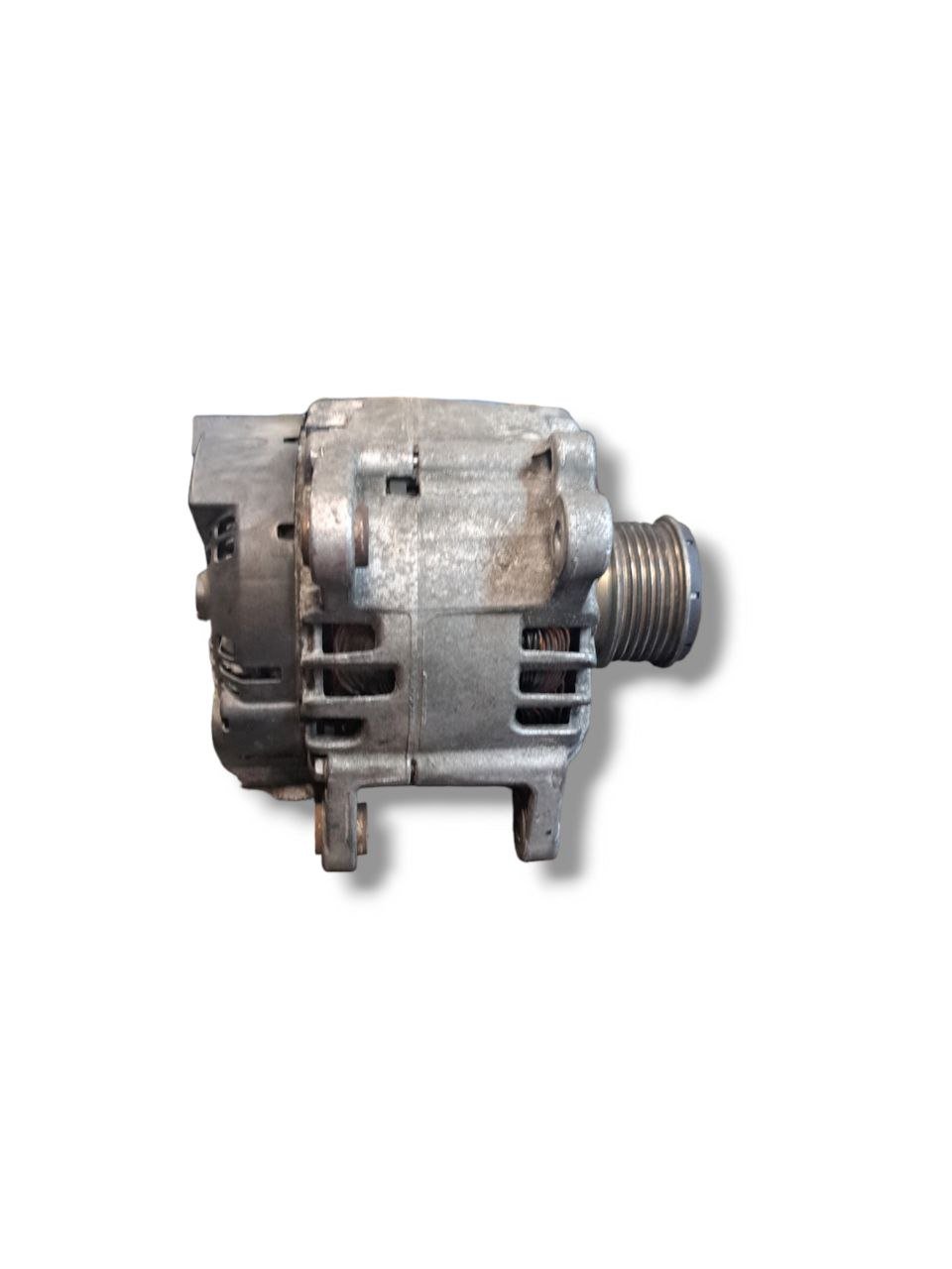 Alternatore Volkswagen Polo 6R 1.2 diesel (2009-2017) COD:03P903023D - F&P CRASH SRLS - Ricambi Usati