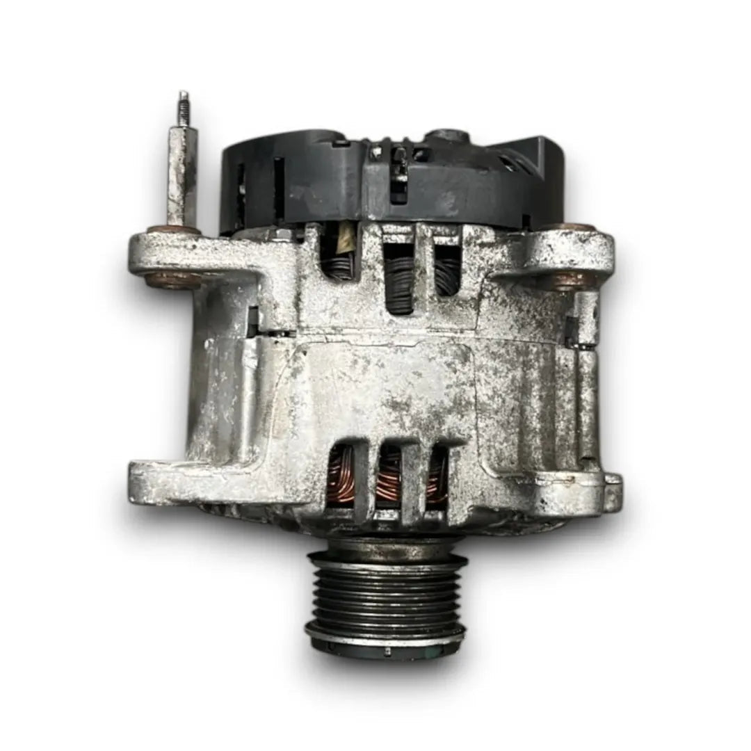 Alternatore Volkswagen Polo 6R OEM 03P903023D - F&P CRASH SRL - Ricambi Usati