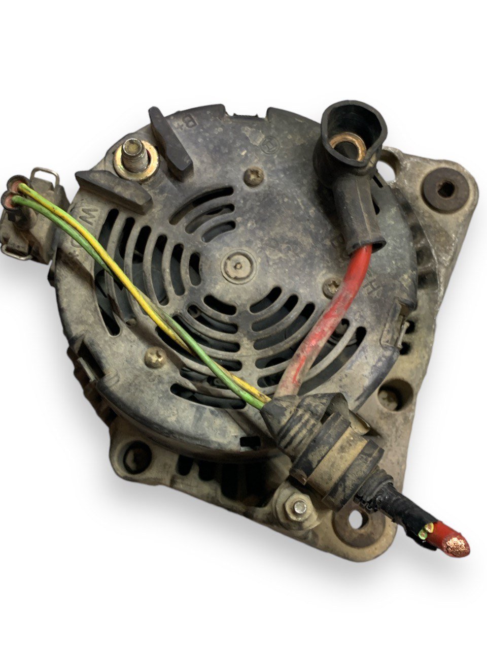 Alternatore Volkswagen Polo 9N 1.2b (2004) cod.0123310038 - F&P CRASH SRLS - Ricambi Usati