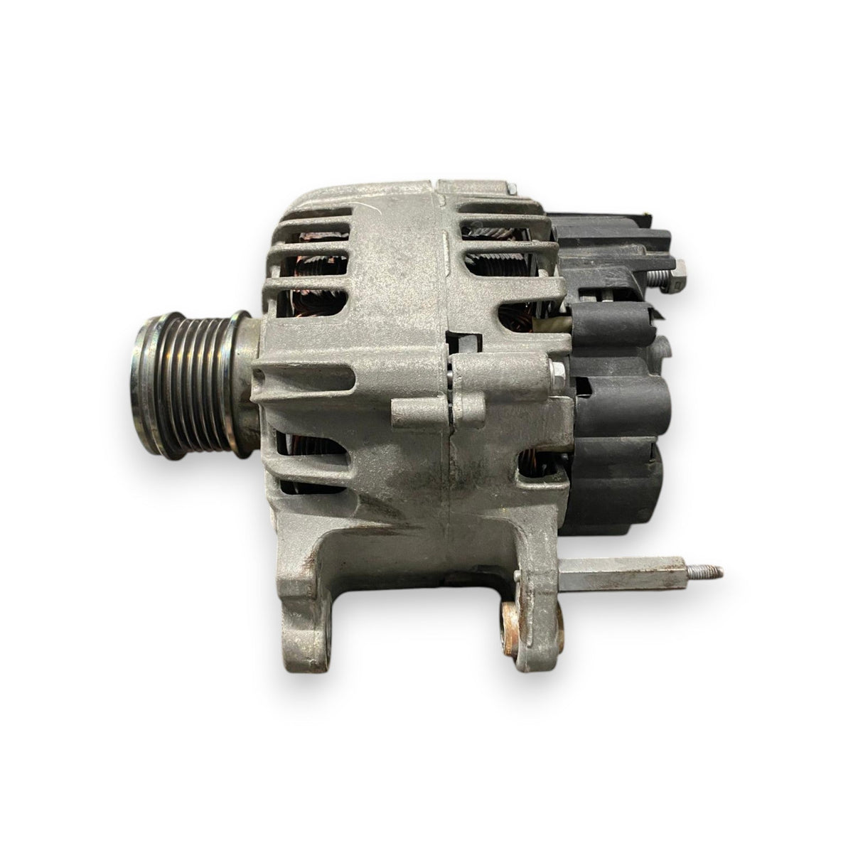 Alternatore Volkswagen Polo VI AW1 1.6 Diesel (2017 - ) Cod: 04L903021C - F&amp;P CRASH SRLS - Ricambi Usati