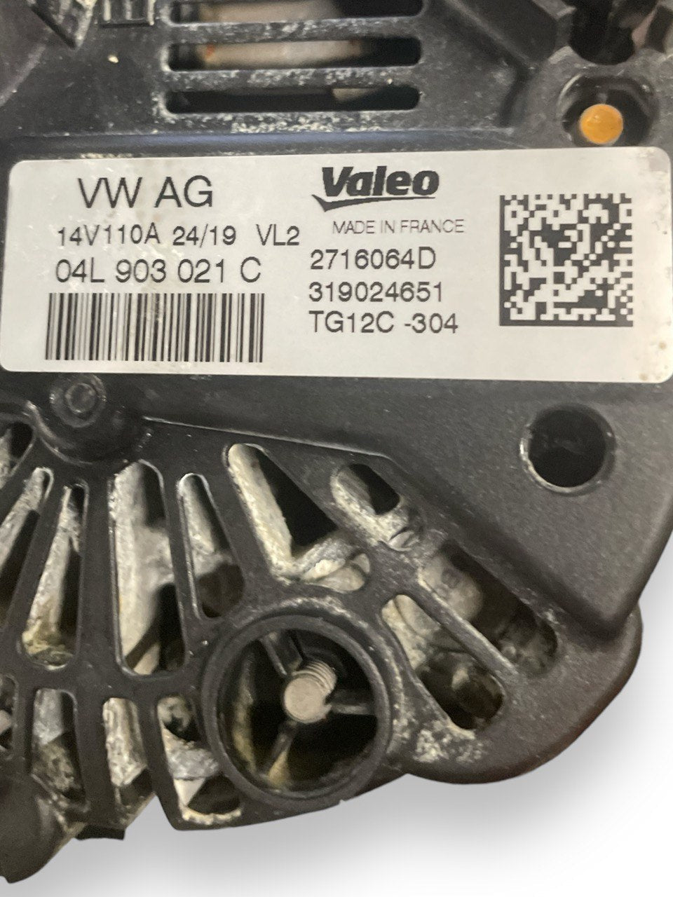 Alternatore Volkswagen T - Cross 1.6 Diesel (2019>) cod:04L903021C - F&P CRASH SRLS - Ricambi Usati