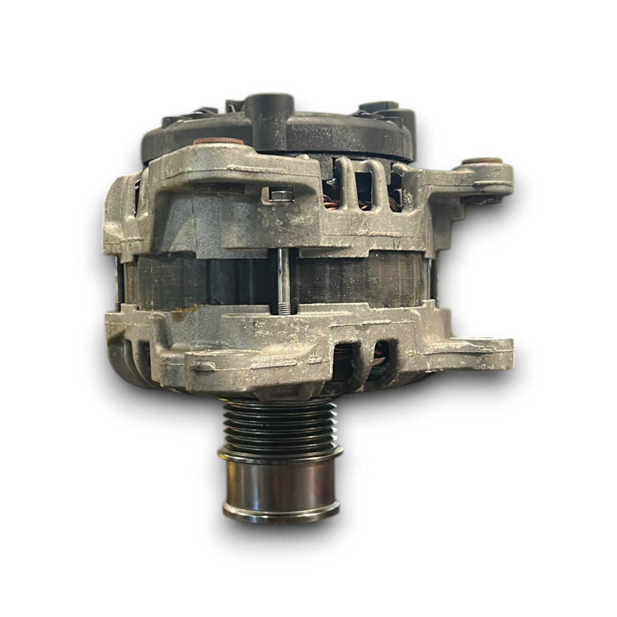 Alternatore Volkswagen T - Cross cod.04E903015A 1.0 Benzina (2019 &gt; ) - F&amp;P CRASH SRLS - Ricambi Usati