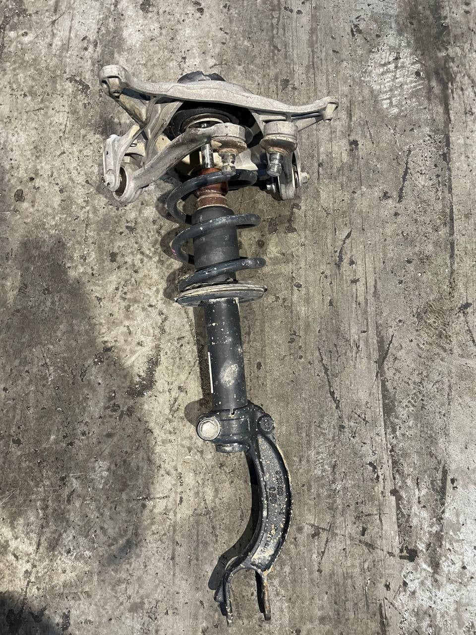 Ammortizzatore anteriore sinistro Audi A4 b8 2.0 tdi 8K0031CH - F&P CRASH SRLS - Ricambi Usati