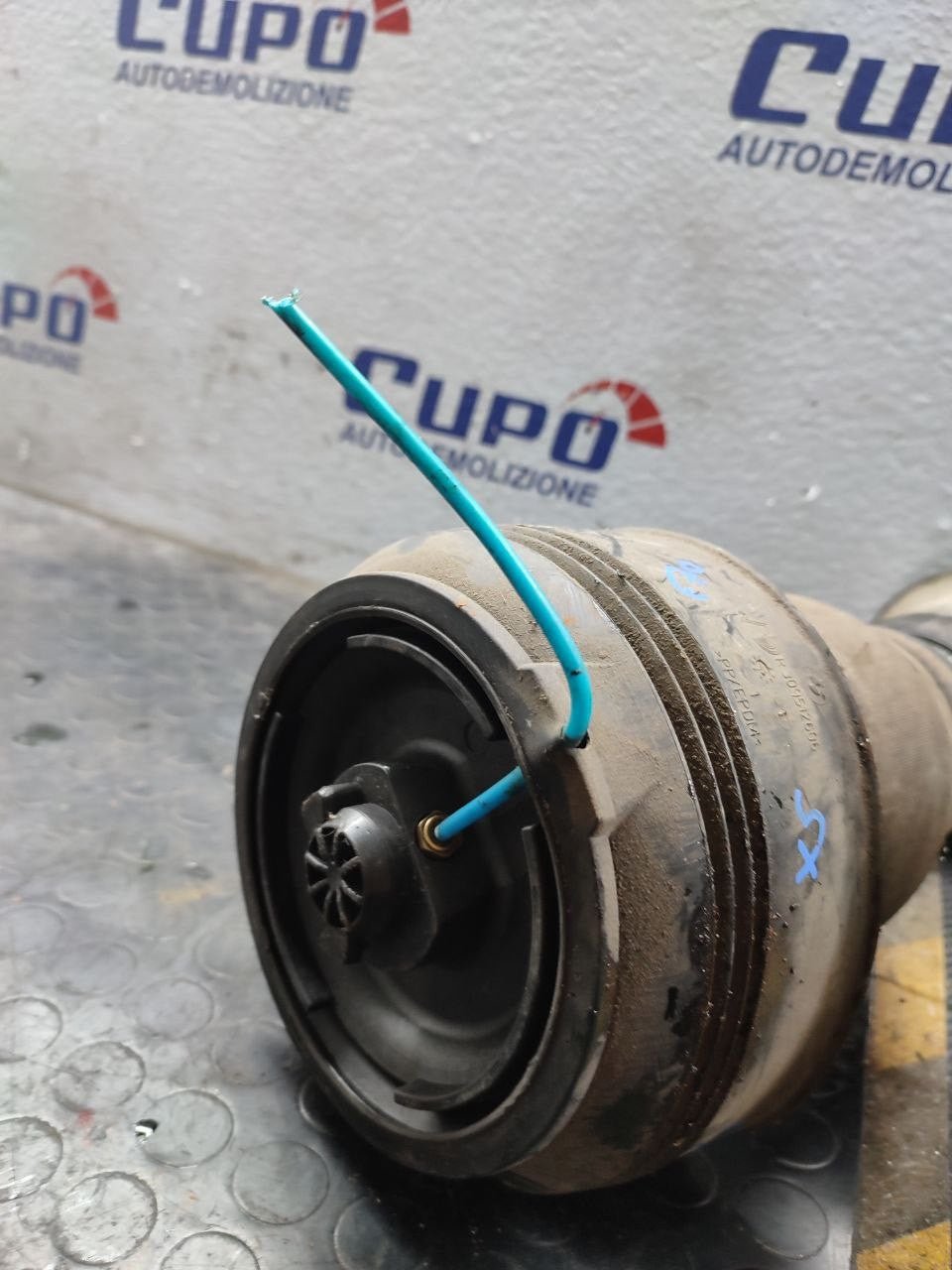 Ammortizzatore pneumatico posteriore sinistro Bmw X5 ( e70 ) cod 309512606 - F&P CRASH SRLS - Ricambi Usati