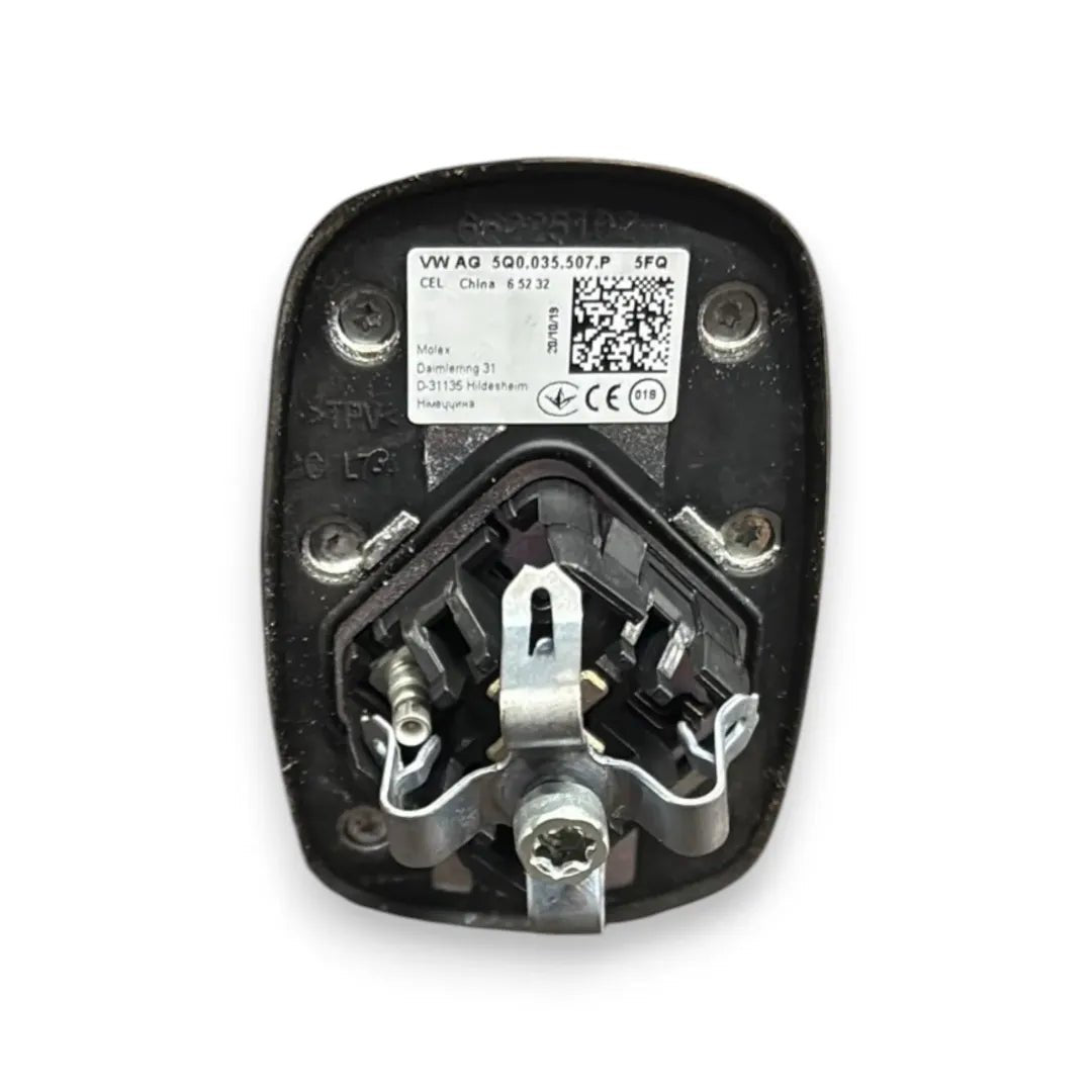 Dettaglio Antenna a pinna Skoda Octavia dal 2016 OEM 5Q0035507S5FQ - foto 2