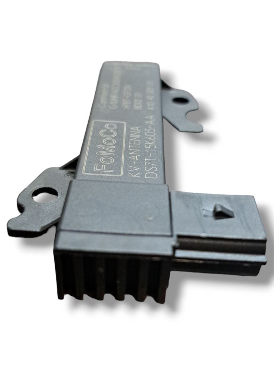 Antenna autoradio Ford Fiesta (2019) COD:DS7T15K603AA - F&P CRASH SRLS - Ricambi Usati