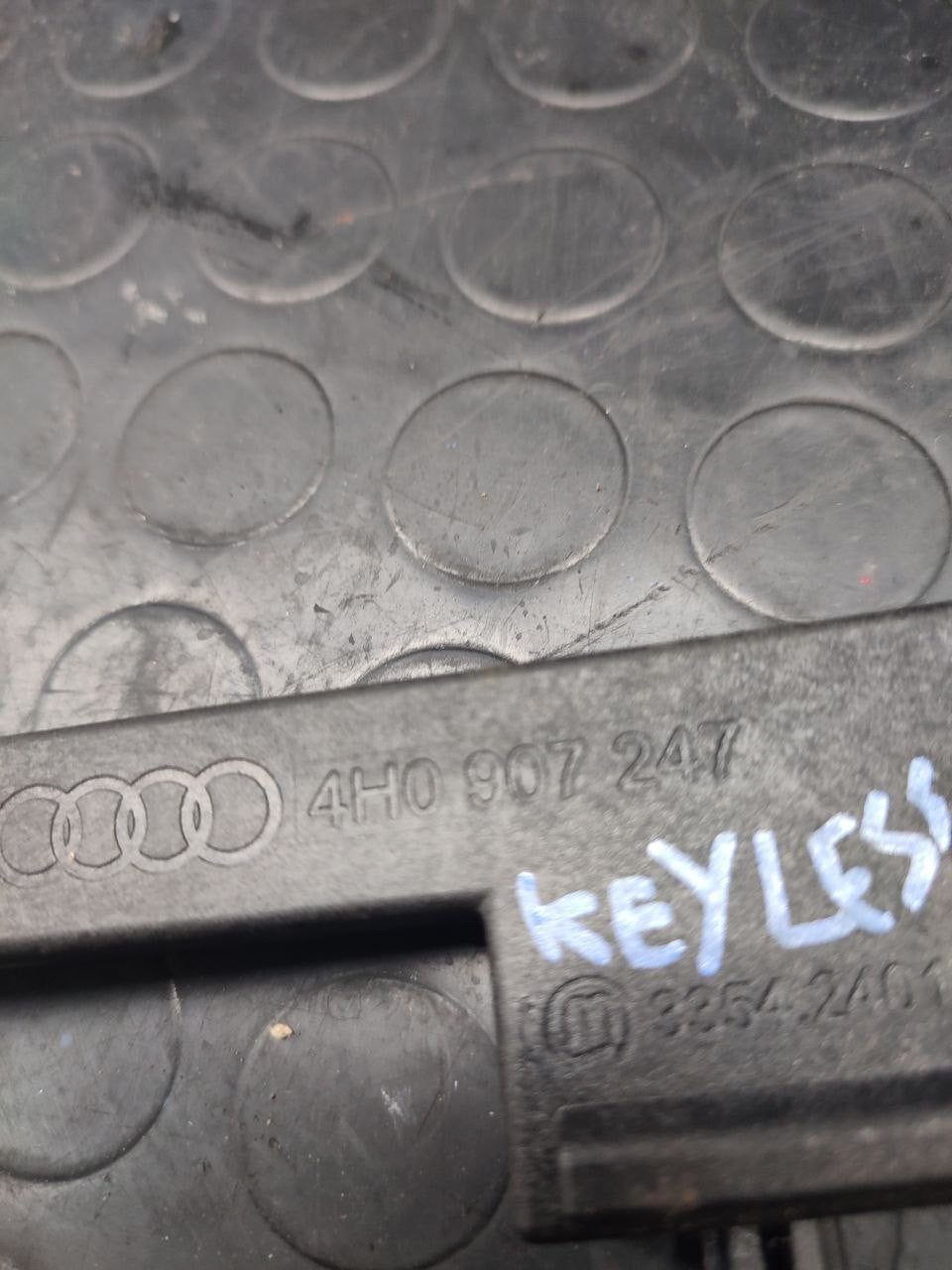 Antenna keyless Audi A8 ( 4h ) cod 4h0907247 - F&P CRASH SRLS - Ricambi Usati