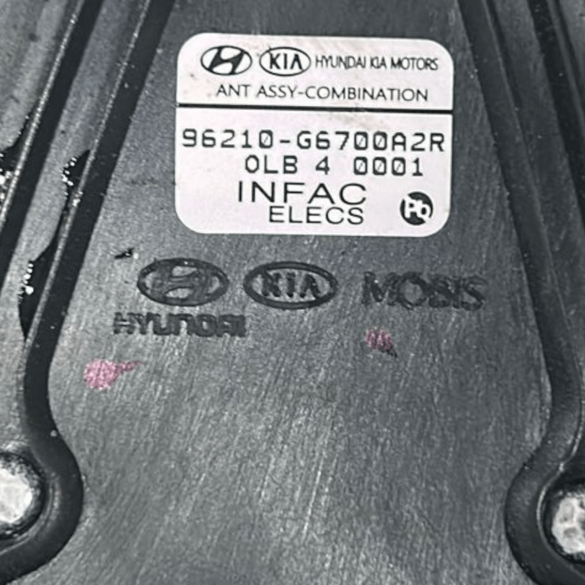 Antenna / pinna tetto kia picanto cod:96210 - G6700 (2017 >) - F&P CRASH SRL - Ricambi Usati