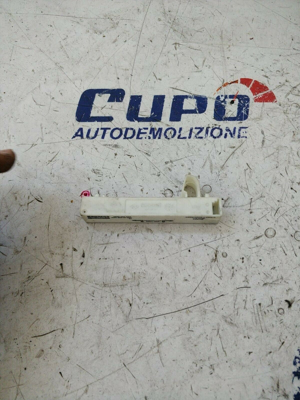 Antenna Sensore Clio Iv Megane Scenic Code: 285906352R- A2C53437537 - F&P CRASH SRLS - Ricambi Usati