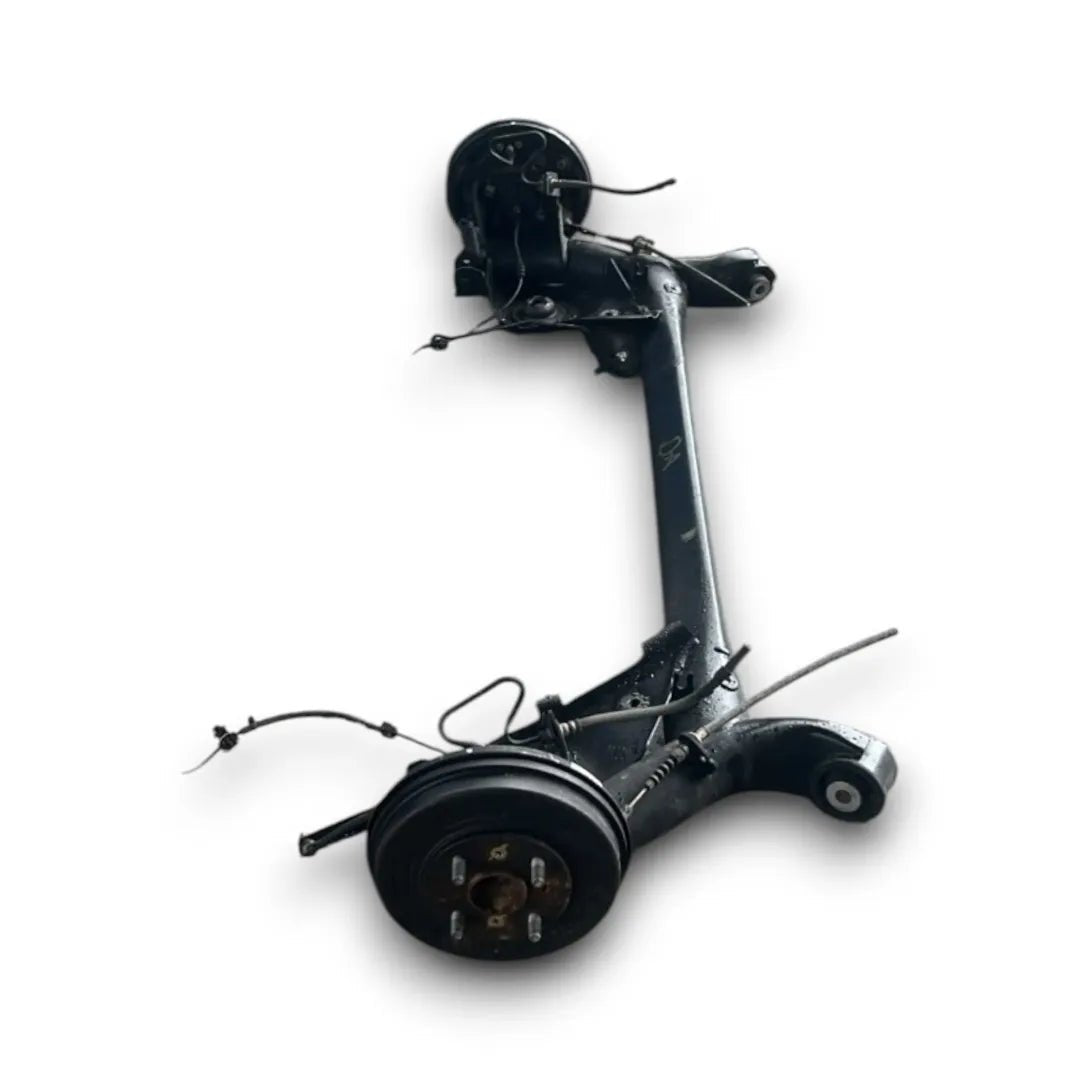 Assale posteriore Mazda 2 3ª Serie OEM DD1B28B0XC - F&P CRASH SRL - Ricambi Usati