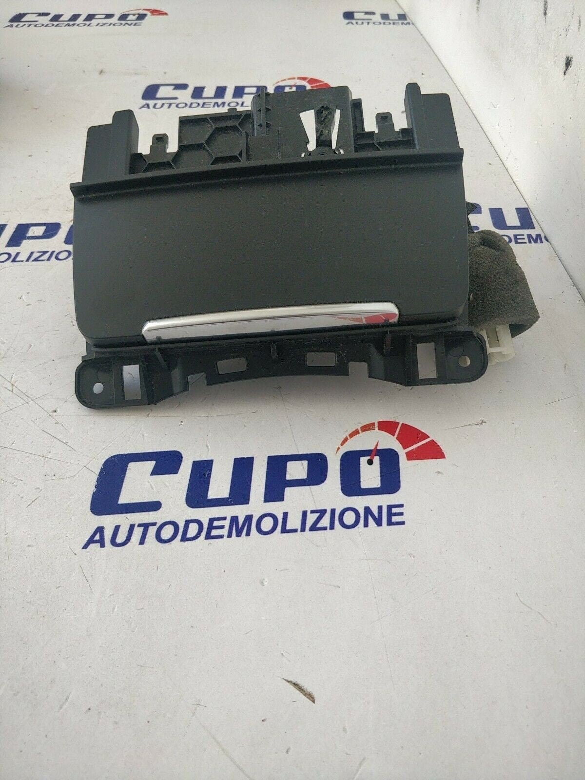Audi A4 A5 Q5 Posacenere Con Accendisigari 8K0857951 Originale - F&P CRASH SRLS - Ricambi Usati
