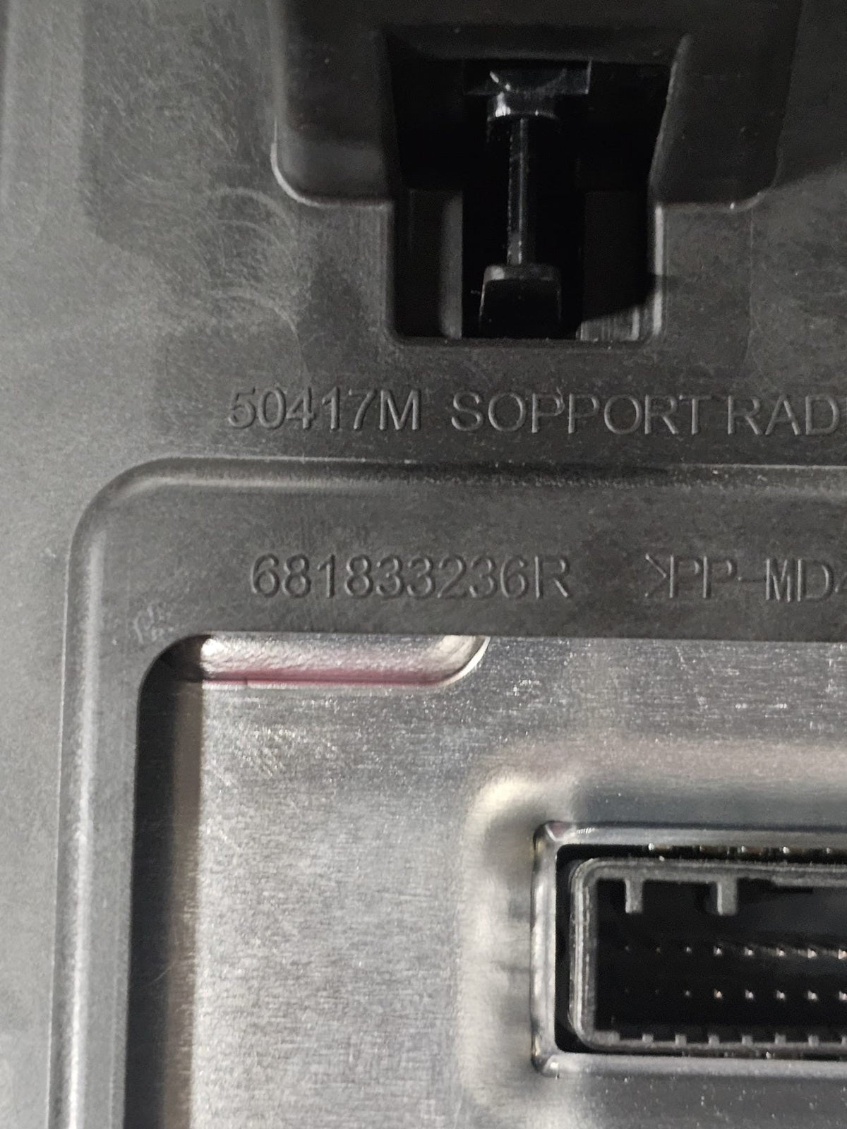 Autoradio / Navigatore + Comandi Clima Renault Megane IV Cod:681833236R (2015 - >) - F&P CRASH SRLS - Ricambi Usati