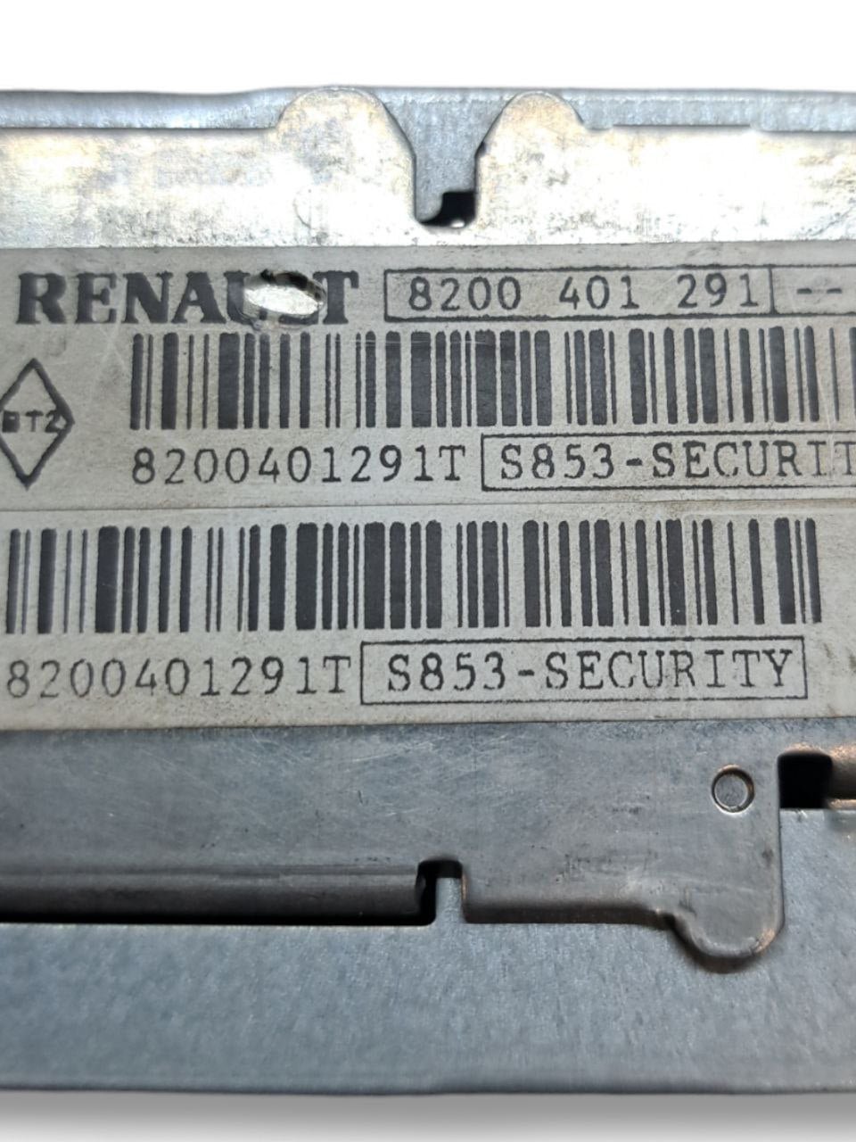 Autoradio Stereo Lettore CD Renault Clio III (2006) COD:8200401291 - F&P CRASH SRLS - Ricambi Usati