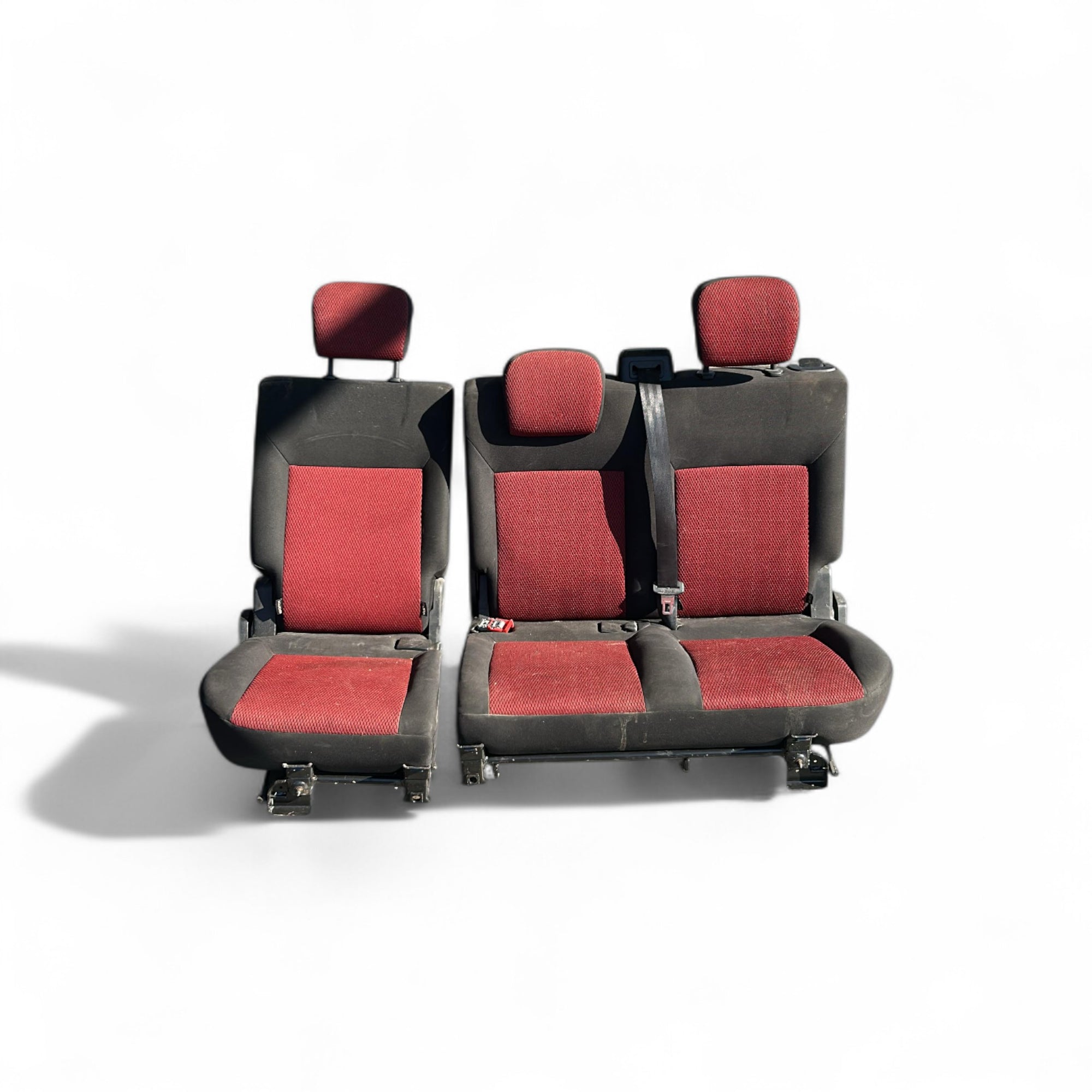 Polsterung / Sitze aus schwarzem und rotem Stoff Fiat Doblo II (2009 > 2015) 
