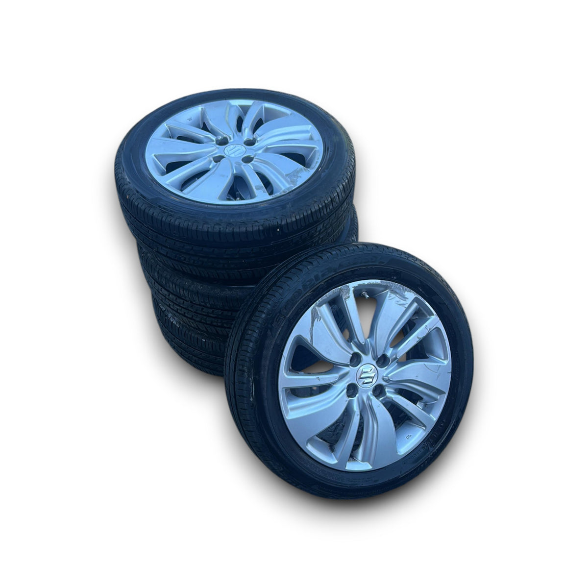 Set 4 cerchi in lega Suzuki Swift VI cod.43210-52r60 (4 fori / 185 / 55 r16) (2017 &gt; )