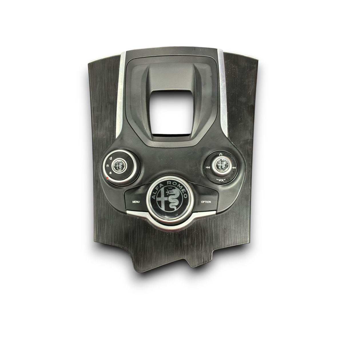 Група команди на автомобилно радио алфа ромео стелвио код : 156130405 (2016 -&gt;) 