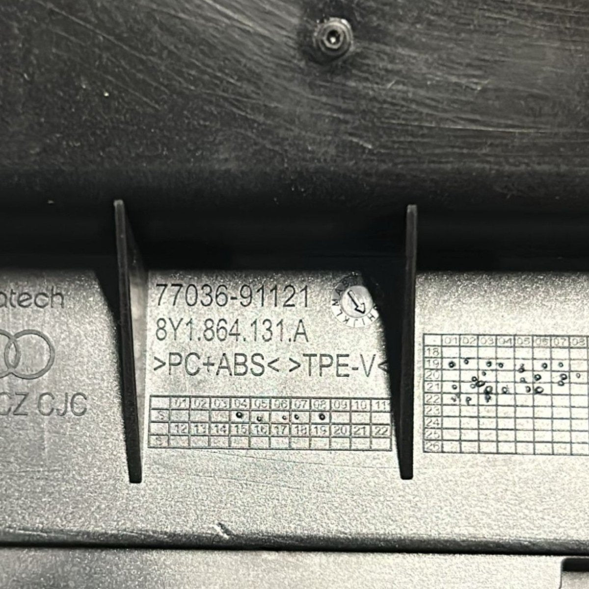 Base ricarica wireless audi a3 8y cod:8Y1864131A (2021 >) - F&P CRASH SRLS - Ricambi Usati