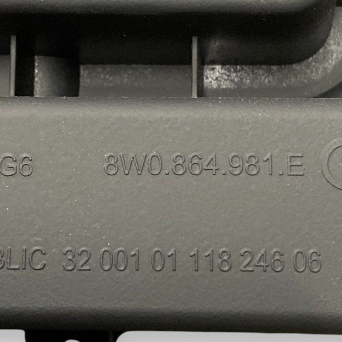 Base ricarica wireless audi a4 b9 Cod: 8w0864981e (2015 - 2024) - F&P CRASH SRLS - Ricambi Usati