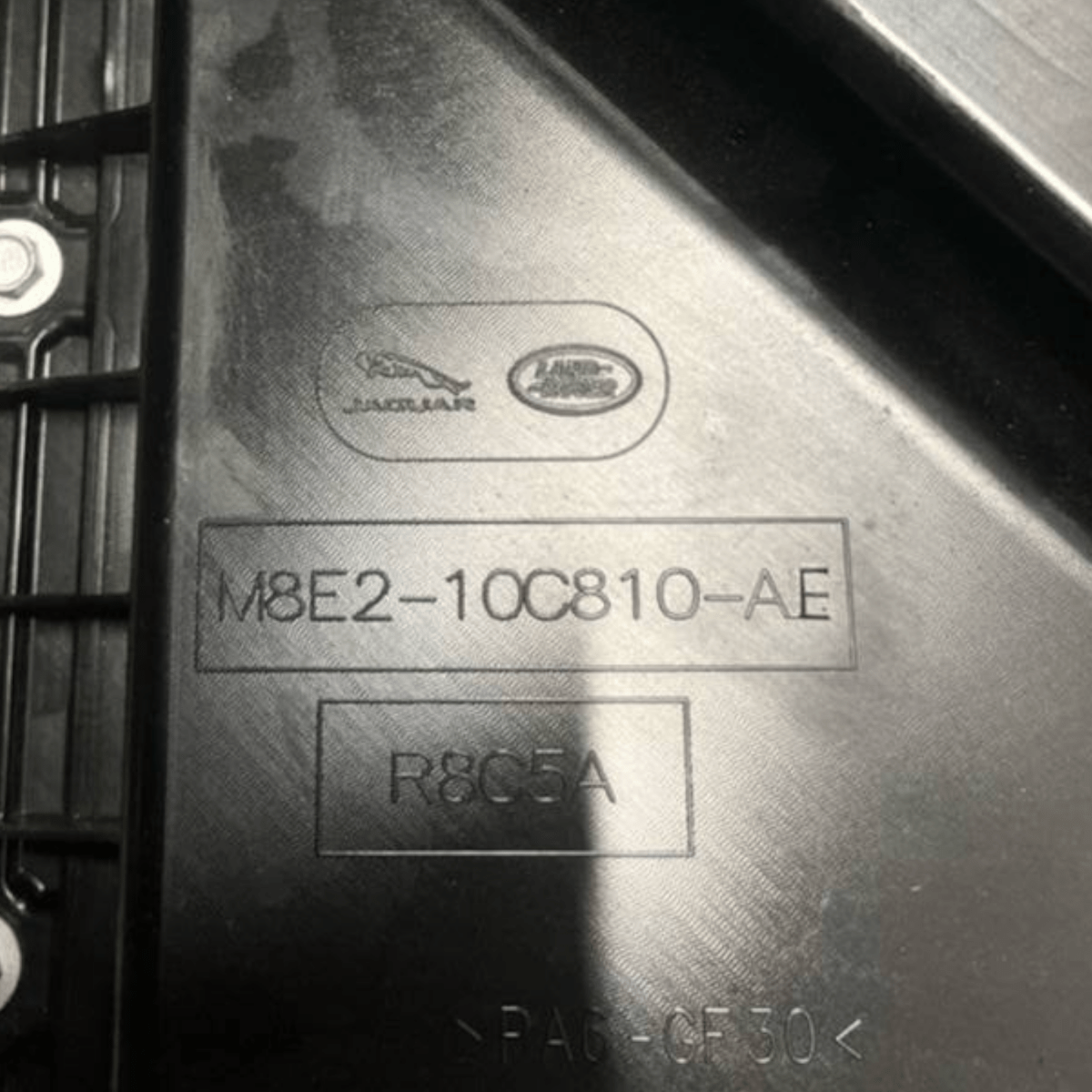 Batteria Land Rover Sport L461 3.0 Diesel (2022 - ) cod: M8E2 - 10C810 - AE - F&P CRASH SRLS - Ricambi Usati