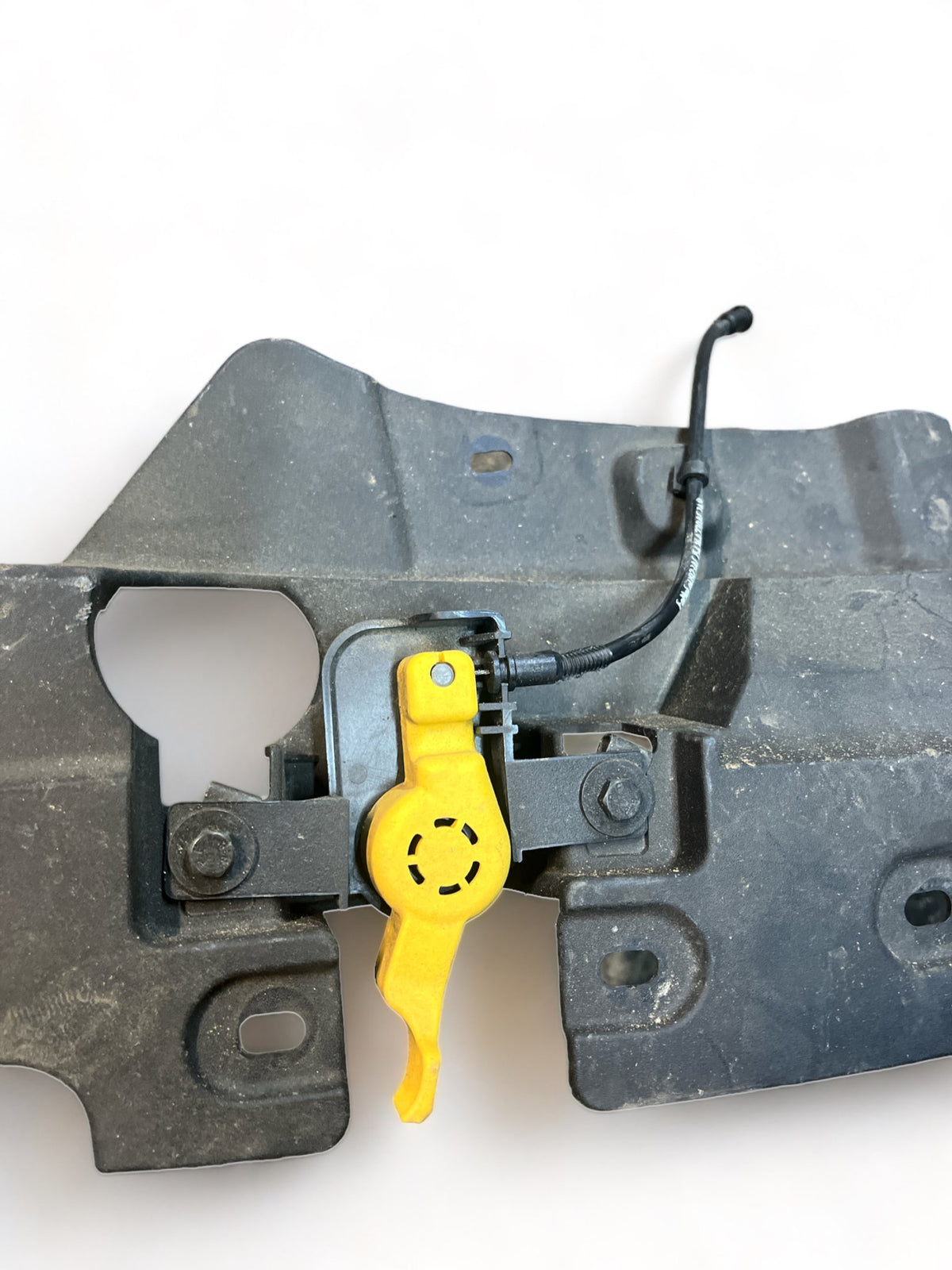 Batticofano Anteriore Meccanismo Apertura Cofano Vano Motore Slam Ford Kuga ( 2017 ) cod : GJ54-16613-AA - F&P CRASH SRLS - Ricambi Usati