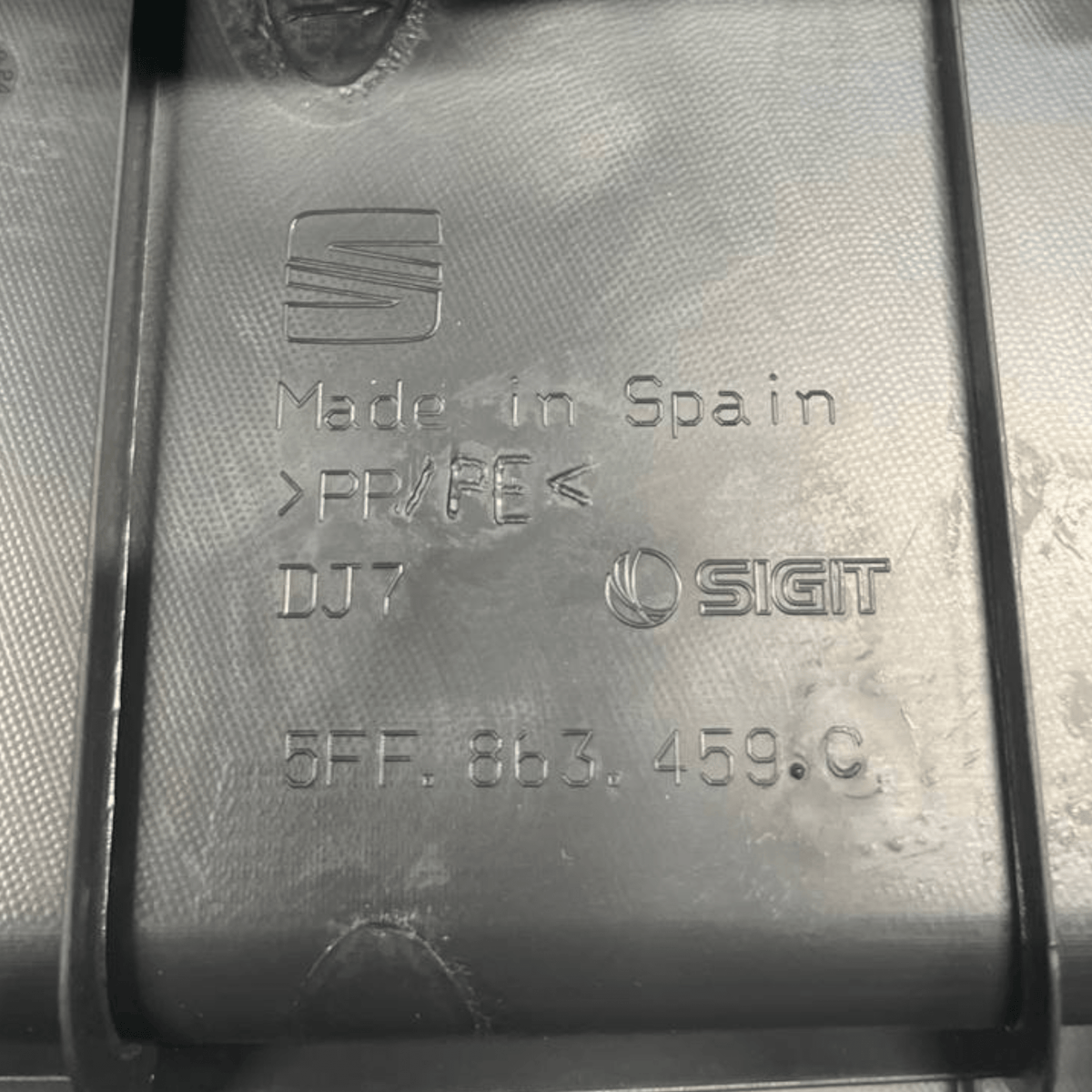 Batticofano / Modanatura Interna Bagagliaio Cupra Formentor (2020>) cod: 5FF863459C - F&P CRASH SRLS - Ricambi Usati