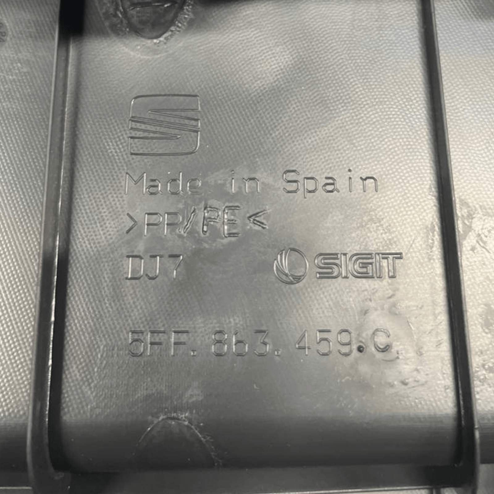 Batticofano / Modanatura Interna Bagagliaio Cupra Formentor (2020>) cod: 5FF863459C - F&P CRASH SRLS - Ricambi Usati