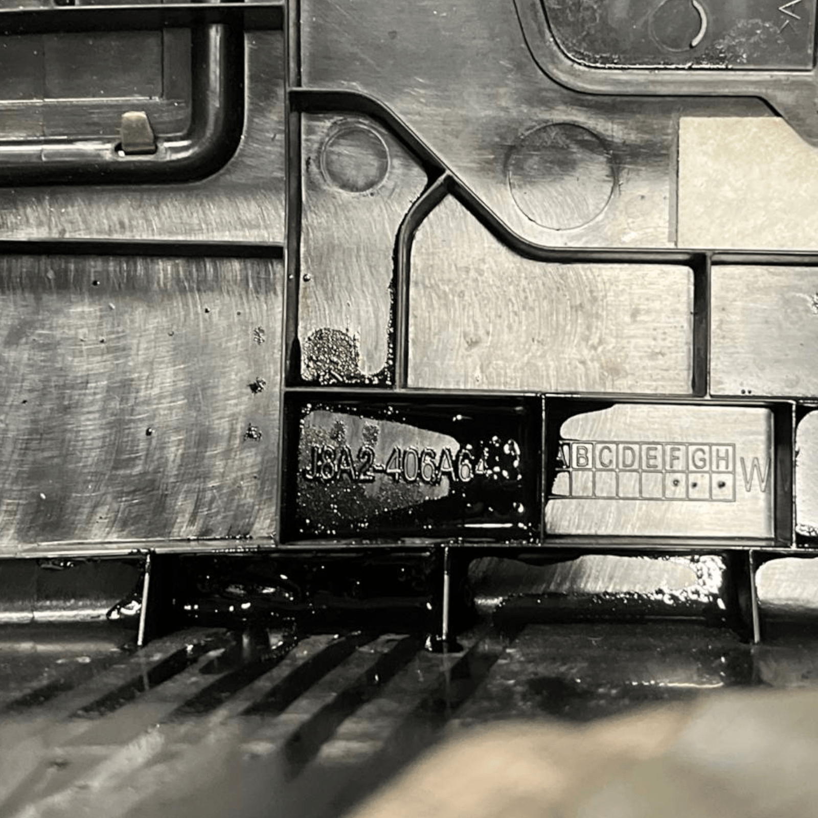 Batticofano / Modanatura Interna Bagagliaio Range Rover Velar L560 cod.J8A2 - 406A64 (2017 - >) - F&P CRASH SRLS - Ricambi Usati