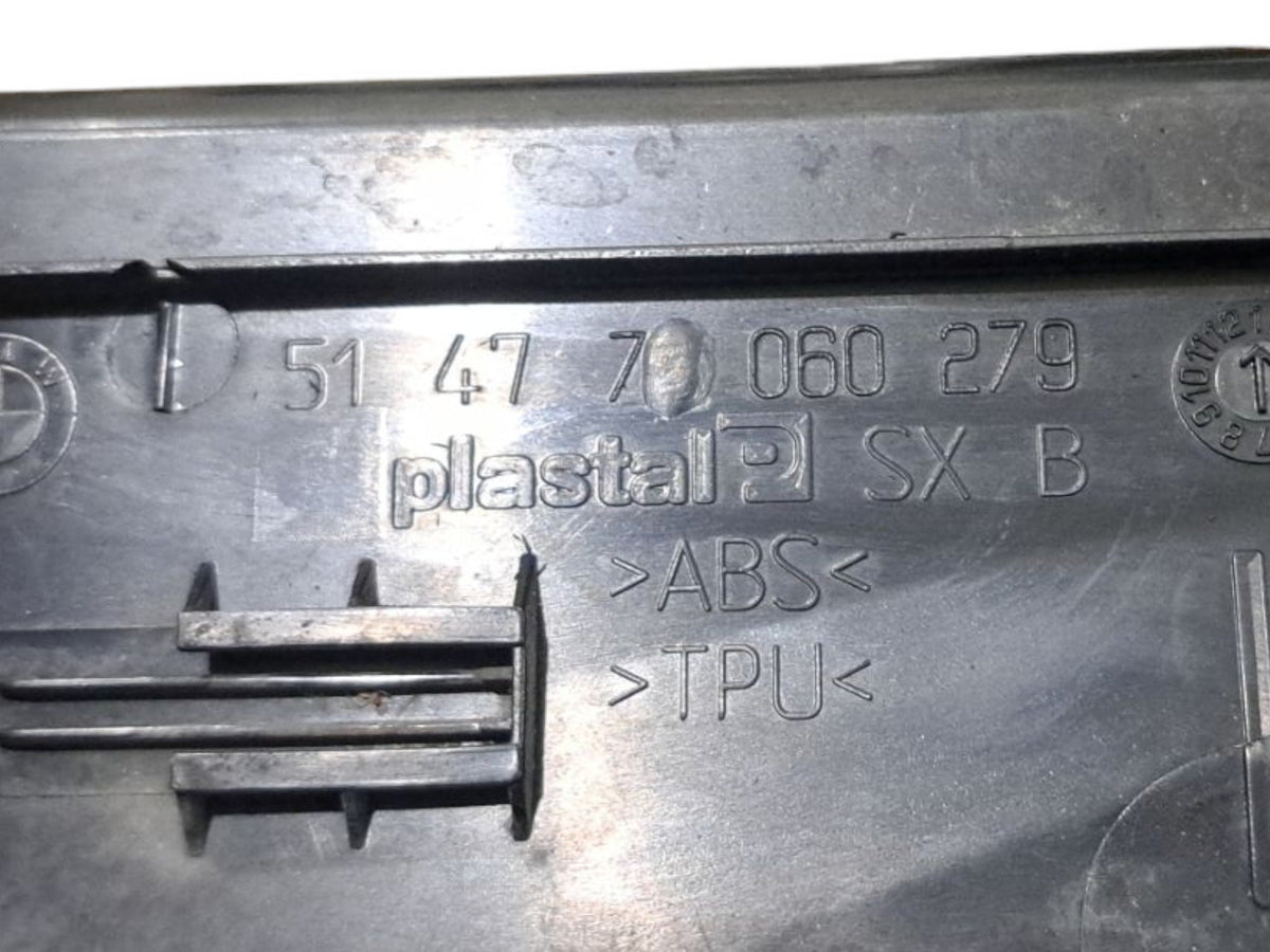 Battitacco anteriore sinistro BMW E90 (2010) COD:51477060279 - F&P CRASH SRLS - Ricambi Usati