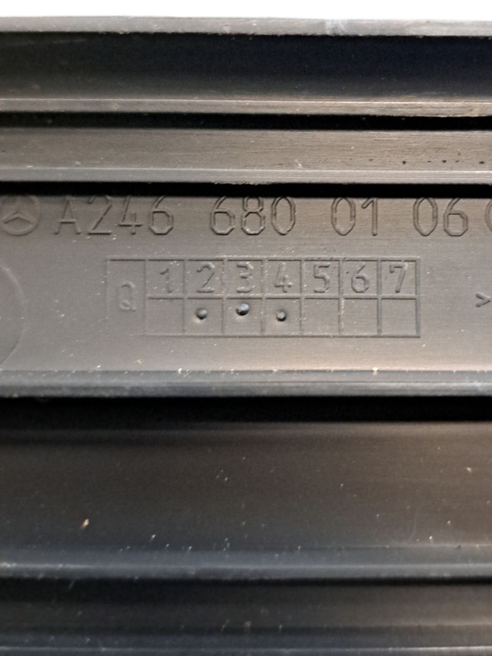 Battitacco anteriore Sinistro Mercedes Classe B W246 (2012 - 2018) cod.A2466800106 - F&P CRASH SRLS - Ricambi Usati