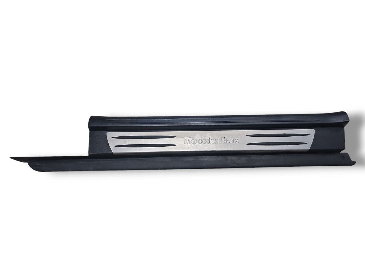 BATTITACCO SINISTRO MERCEDES - BENZ SLK R171 (2004 - 2011) Cod : 1716800135 - F&amp;P CRASH SRLS - Ricambi Usati