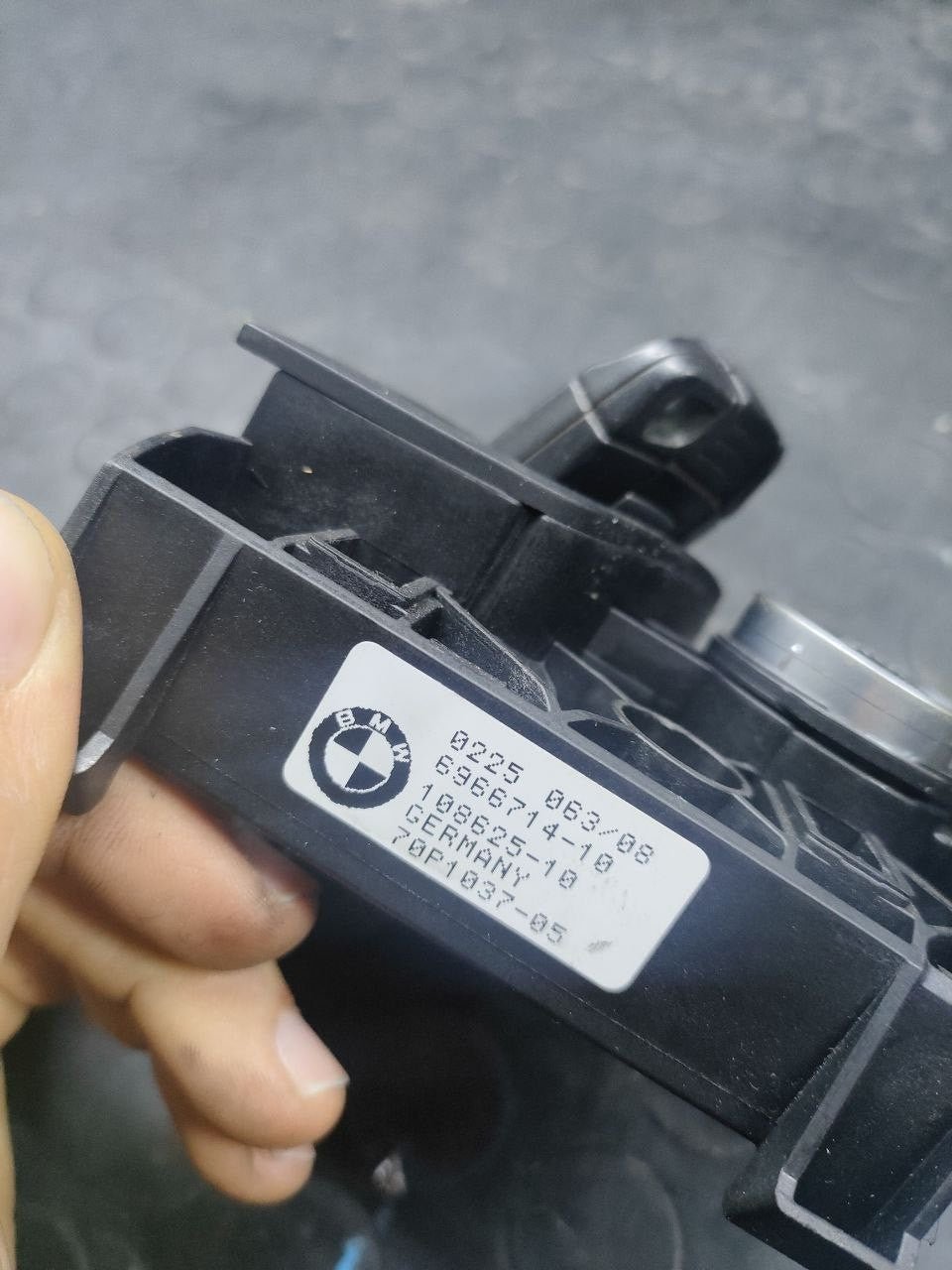 Blocchetto avviamento con chiave Bmw X5 ( e70 ) 3.0 d cod 6966714-10 - F&P CRASH SRLS - Ricambi Usati