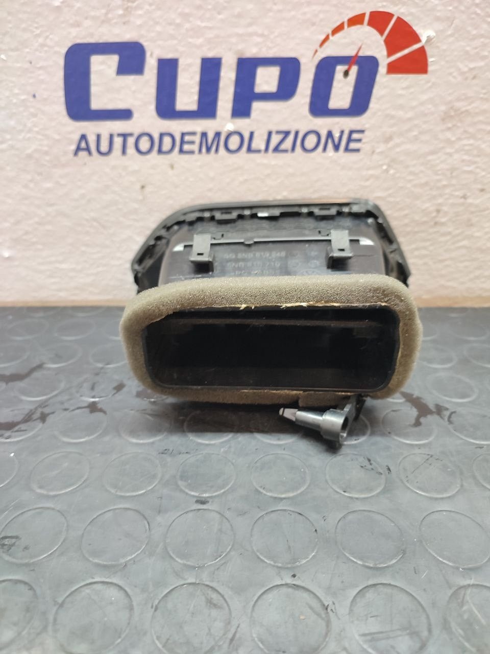 Bocchetta Aerazione Cruscotto Lato Destro VOLKSWAGEN TIGUAN (2016) Cod:5NB819704 EVO - F&P CRASH SRLS - Ricambi Usati