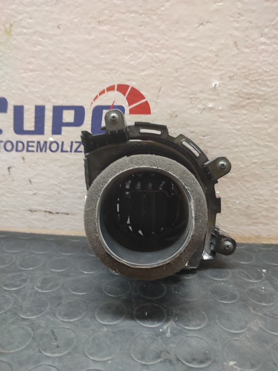 Bocchetta areazione anteriore destra HYUNDAI KONA (2017) - F&P CRASH SRLS - Ricambi Usati