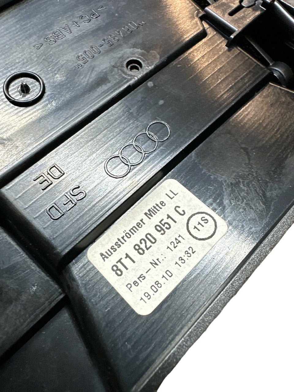 Bocchetta areazione centrale Audi A4 B8 2.0 tdi ( 2010 ) cod. 8T1820951C - F&P CRASH SRLS - Ricambi Usati