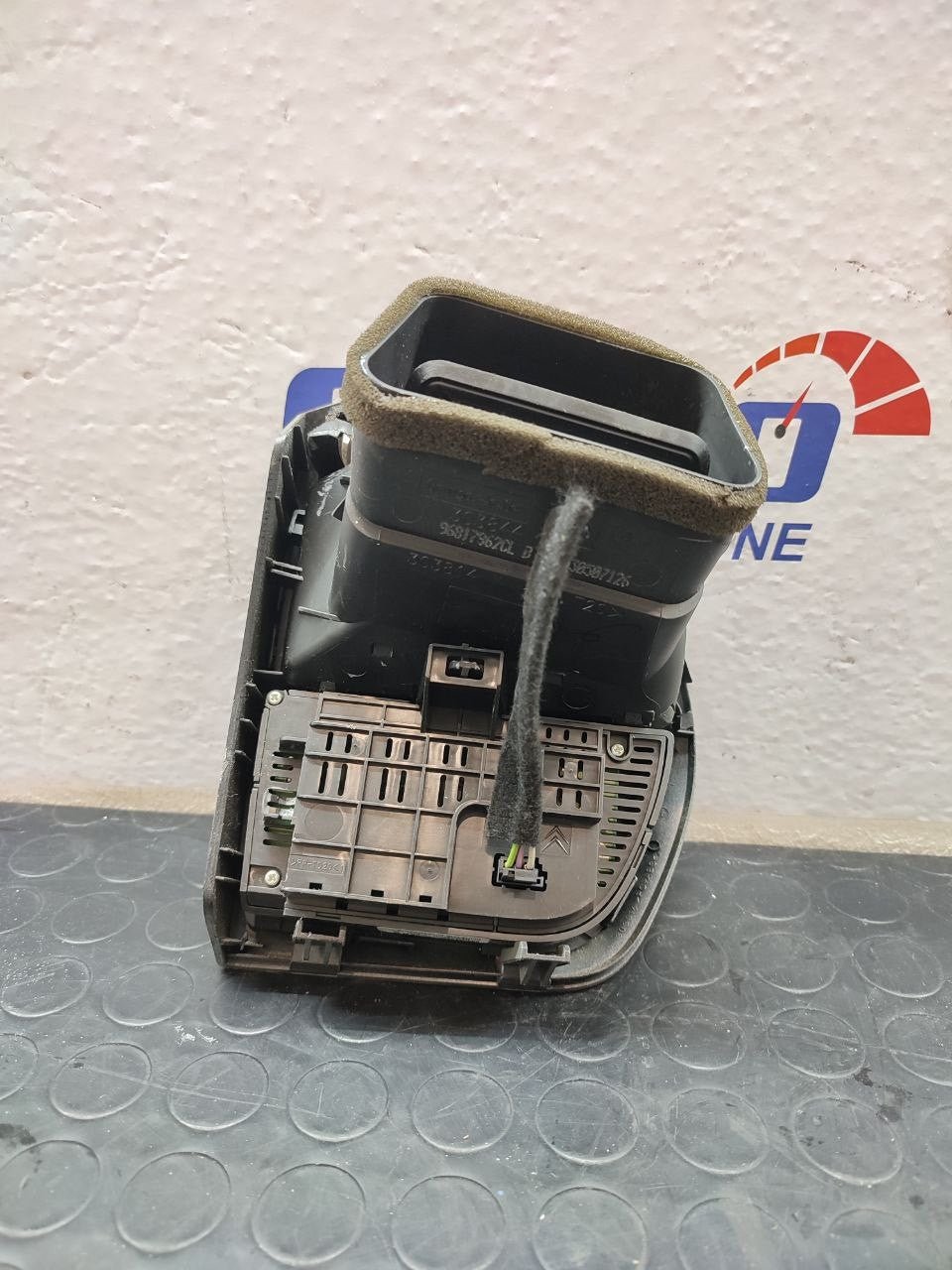 Bocchetta areazione CITROEN C4 PICASSO (2010) 1.6 B cod: 9650868877-00 - F&P CRASH SRLS - Ricambi Usati