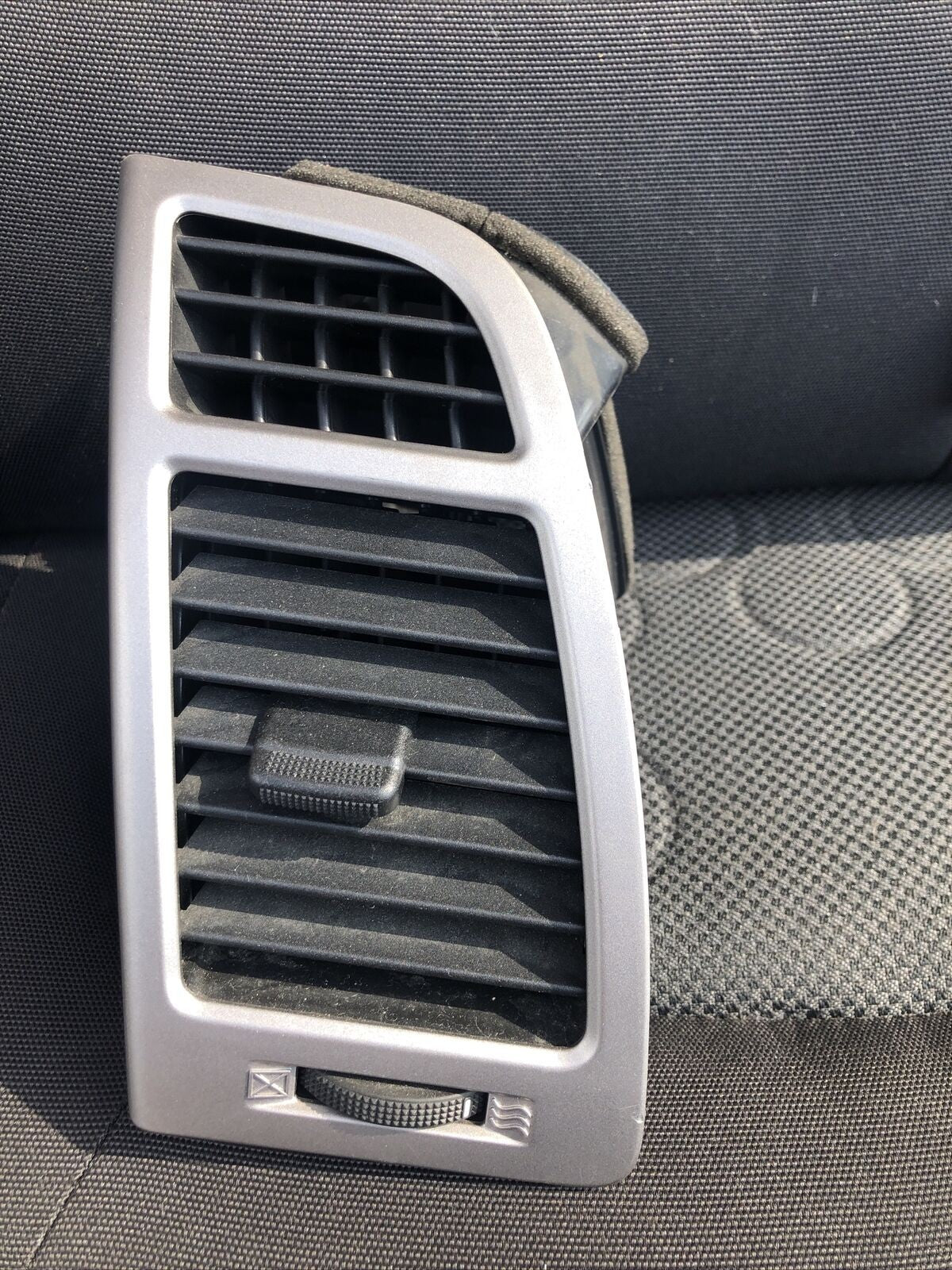 Bocchetta Areazione Cruscotto Lato Sinistro Hyundai I20 1.2 97460-1J000 - F&amp;P CRASH SRLS - Ricambi Usati