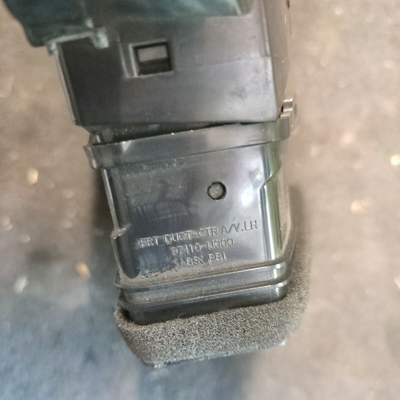 Bocchetta Aria Aerazione Centrale Sinistra 97410-1J000 HYUNDAI I20 2009 1.2 5P - F&P CRASH SRLS - Ricambi Usati