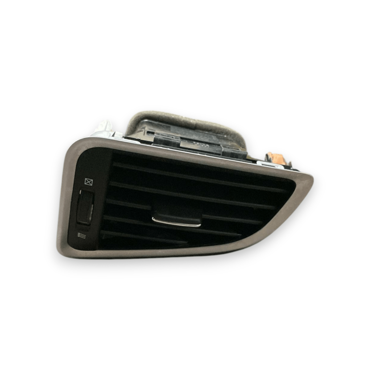 Bocchetta aria anteriore sinistra suzuki sx4 s - cross cod:73640 - 61m0 (2022 - ) - F&P CRASH SRLS - Ricambi Usati