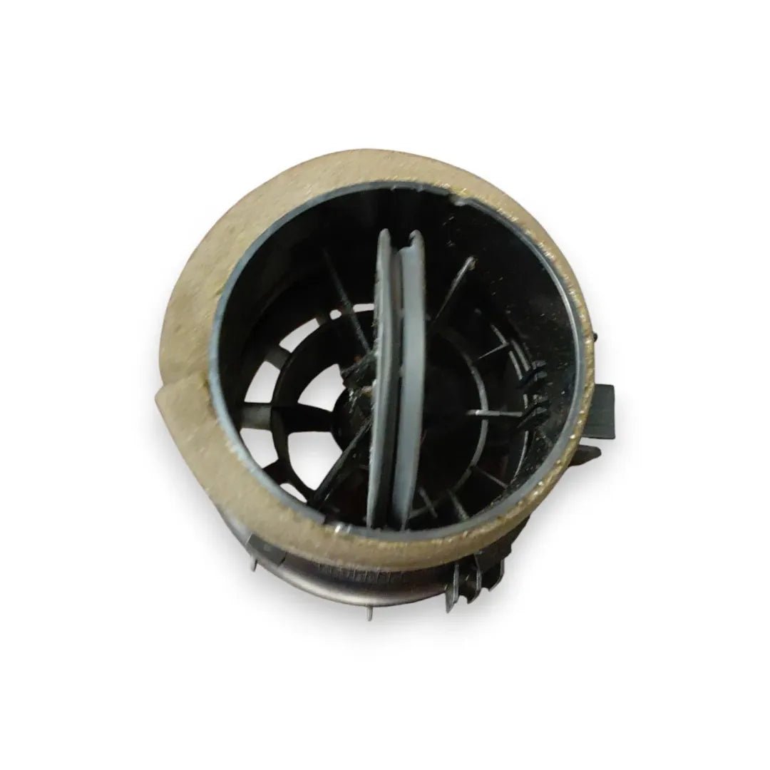 Dettaglio Bocchetta aria centrale cruscotto destra Audi A1 8X 2010–2019 OEM 8X18209516PS - foto 2
