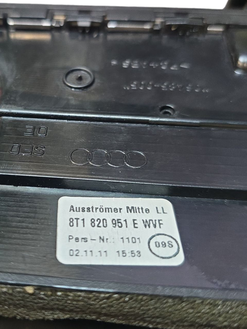 Bocchetta Aria Condizionata Centrale Audi A5 8T (2011 - 2016) Cod : 8T1820951E - F&P CRASH SRLS - Ricambi Usati