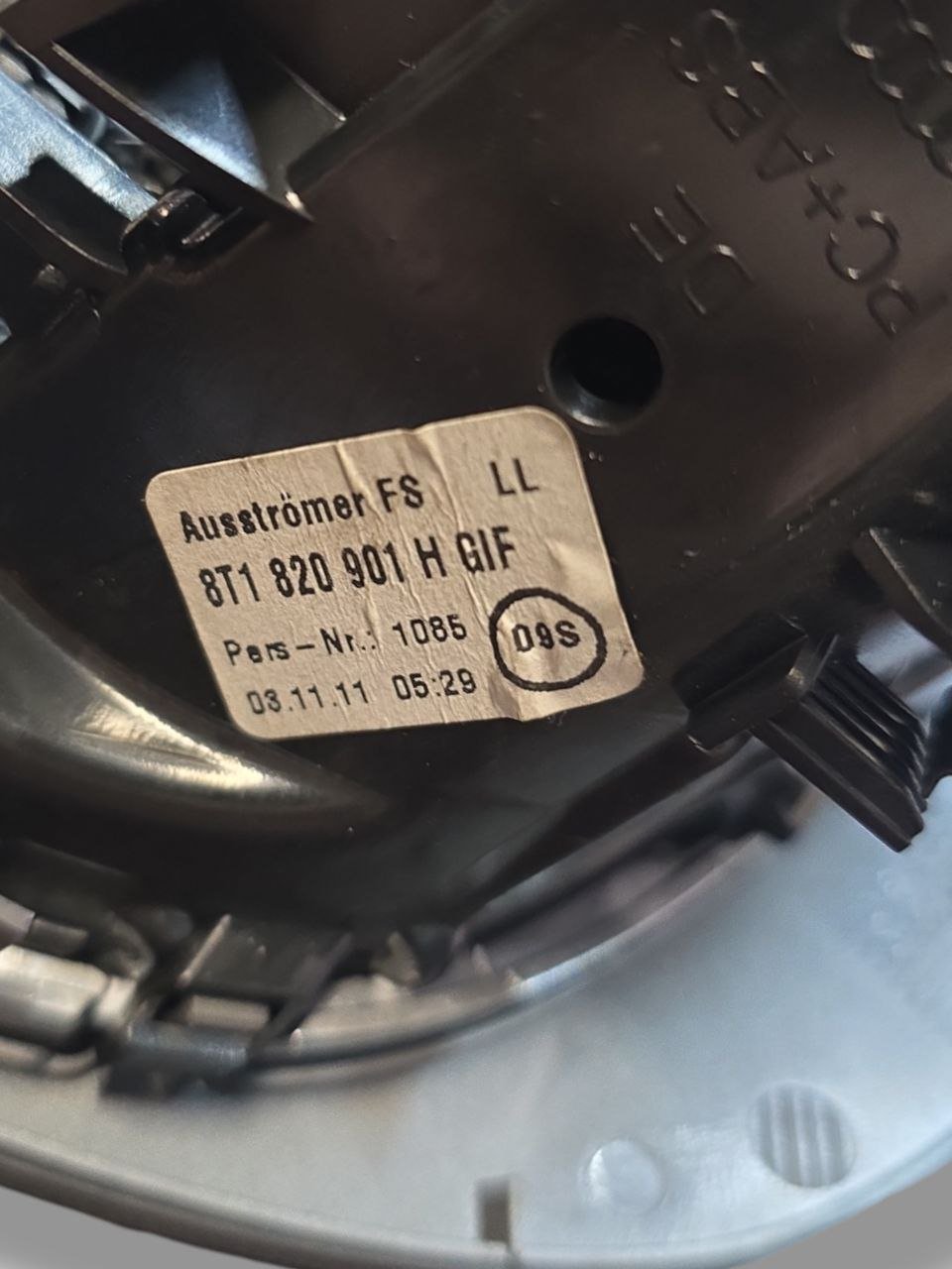 Bocchetta Aria Condizionata Sinistra Audi A5 8T (2011 - 2016) Cod : 8T1820901H - F&P CRASH SRLS - Ricambi Usati