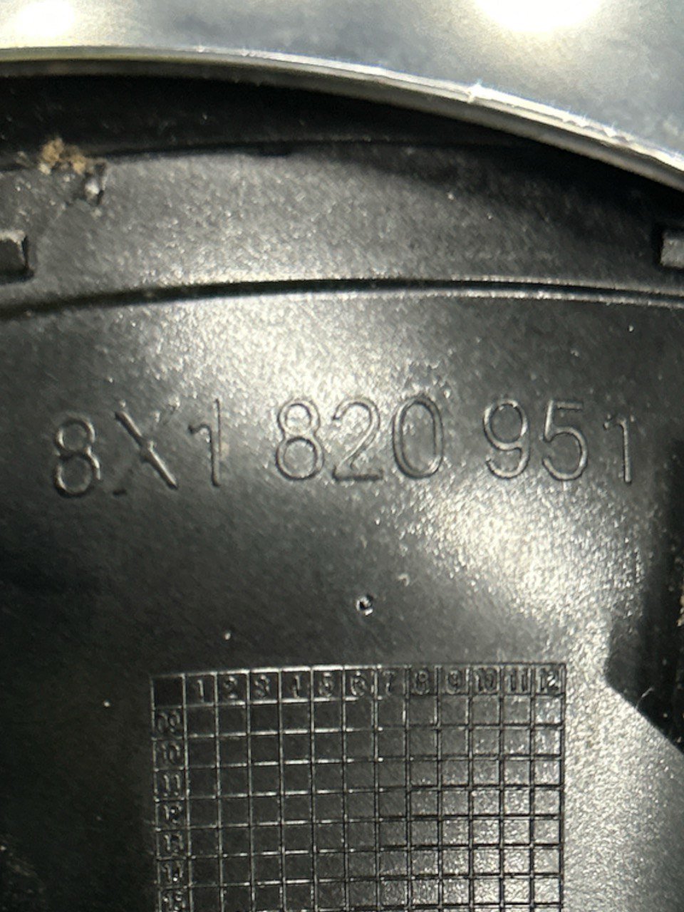 Bocchetta Aria Cruscotto Centrale Sinistra (SX) Audi A1 (8X) (2010 > ) cod . 8X1820951 - F&P CRASH SRLS - Ricambi Usati