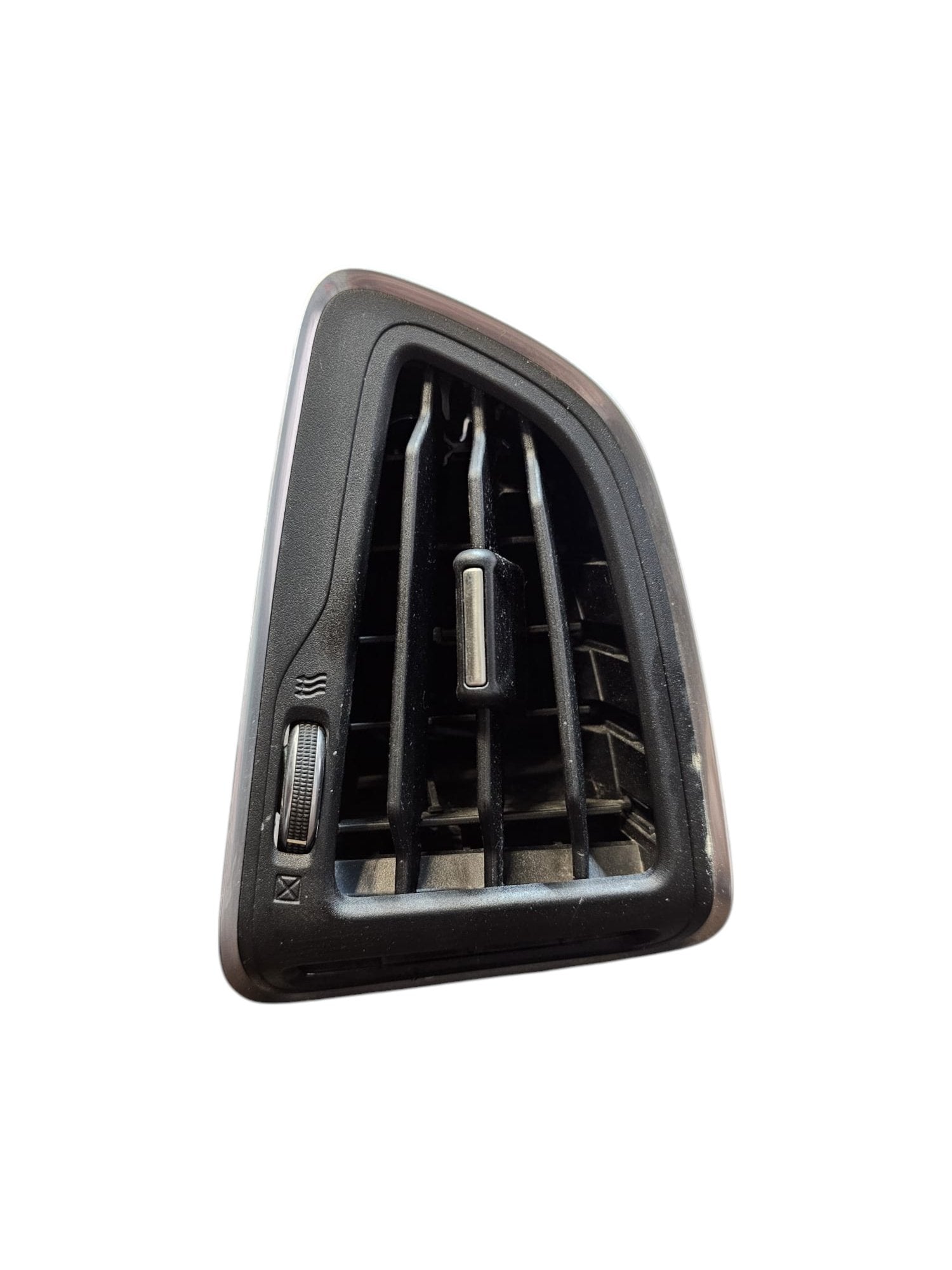 Bocchetta Aria Cruscotto Destra Ford B - Max Cod:AV11R018B08 (2012 - 2018) - F&P CRASH SRLS - Ricambi Usati