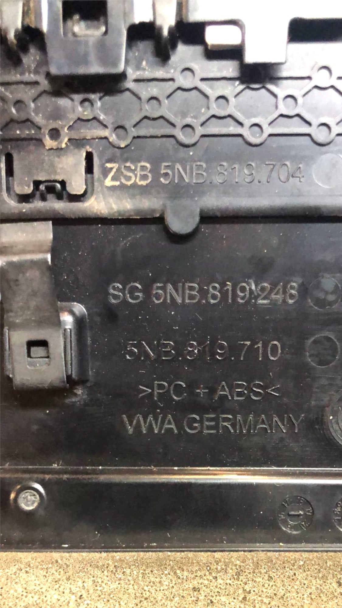 Bocchetta Aria Cruscotto Destra Volkswagen Tiguan (AD1) (2017 > 2024) cod:5NB819248 - F&P CRASH SRLS - Ricambi Usati
