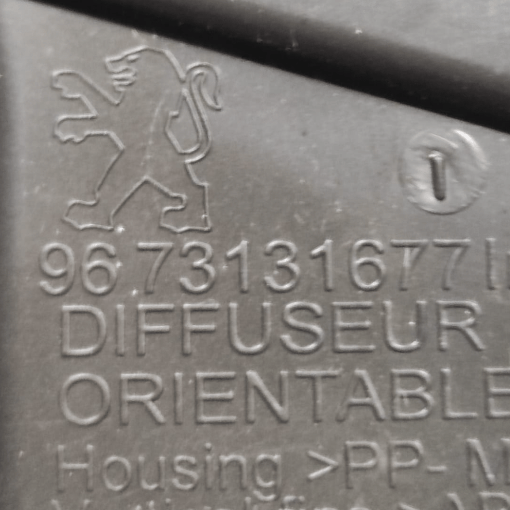 Bocchetta Aria Cruscotto Destro Peugeot 208 COD: 9673131677 (2012 - 2019) - F&P CRASH SRLS - Ricambi Usati