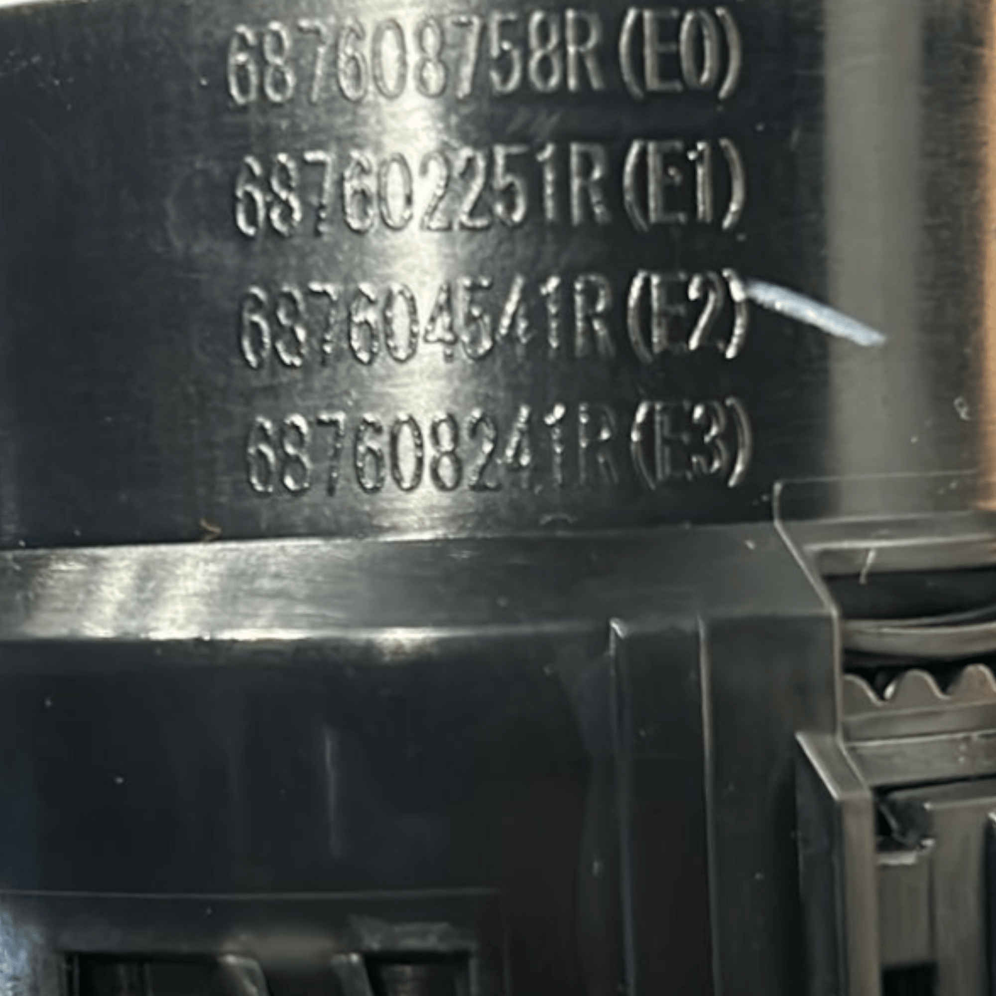 Bocchetta Aria Cruscotto Sinistra dacia sandero cod:687608758R (2012 > 2020) - F&P CRASH SRLS - Ricambi Usati