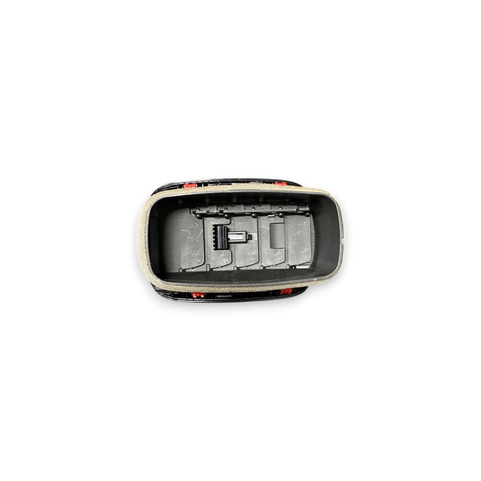 Bocchetta aria destra (dx) Toyota Yaris Cross (2020 - ) Cod: 55650 - K0040 - F&P CRASH SRLS - Ricambi Usati