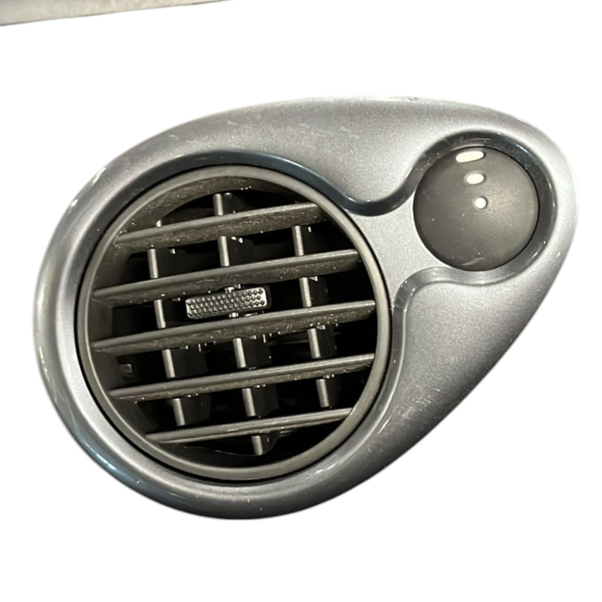 Bocchetta Aria Destra Renault Clio III cod:D6246047 (2005 > 2013) - F&P CRASH SRLS - Ricambi Usati