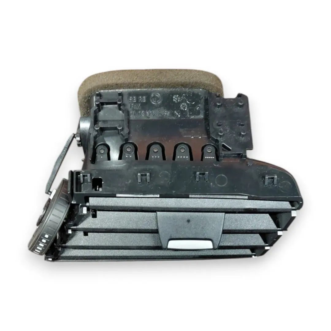 Dettaglio Bocchetta aria laterale cruscotto destra BMW X1 F48 2015–2019 cod. 9292740 - foto 3